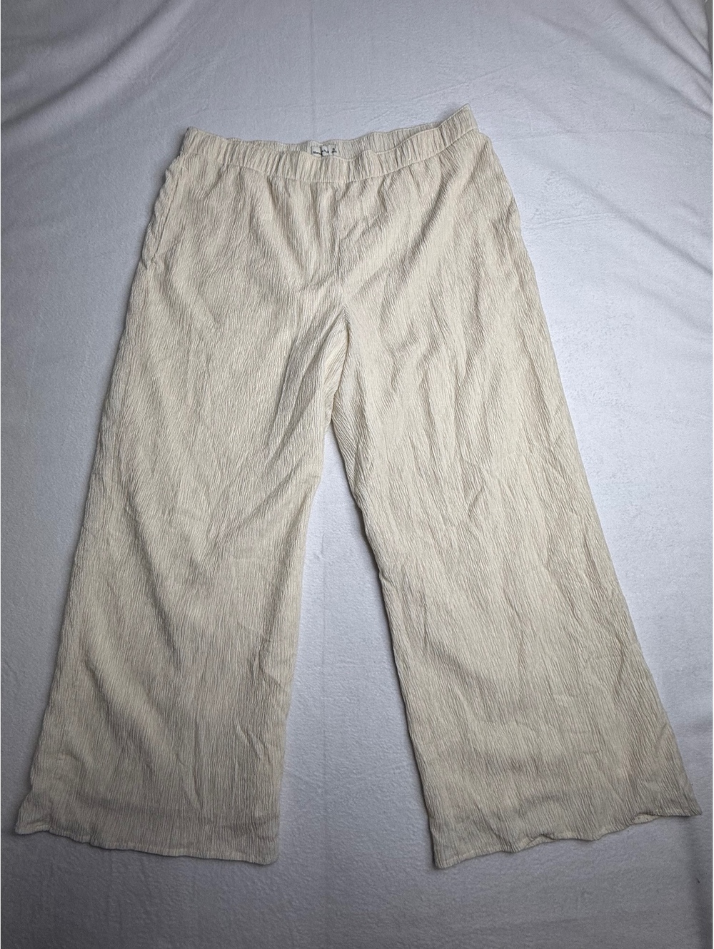Abercrombie & Fitch Women’s XL Cream Crinkle Wide Leg Pull On Pants